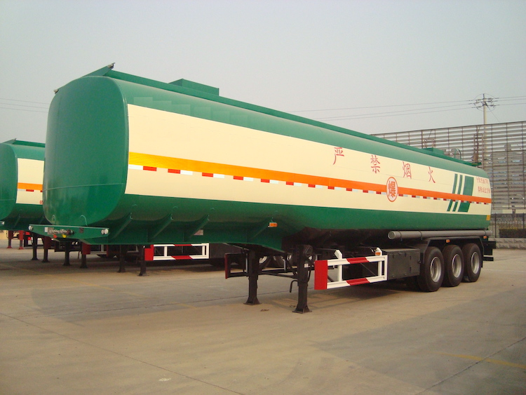 3-Axle-Carbon-Steel-Fuel-Tanker-Semi-Trailer.JPG